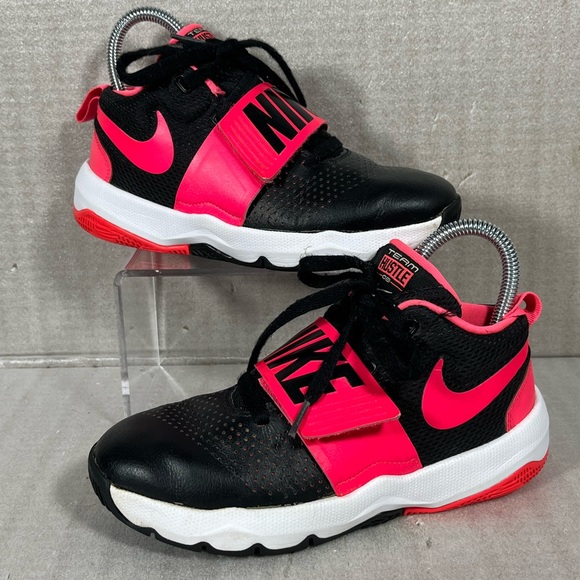 Nike Team Hustle D8 Black/Hot Pink Girl's Size 3.5Y/EU35.5/CM 22.5 881941-002 - Picture 1 of 9
